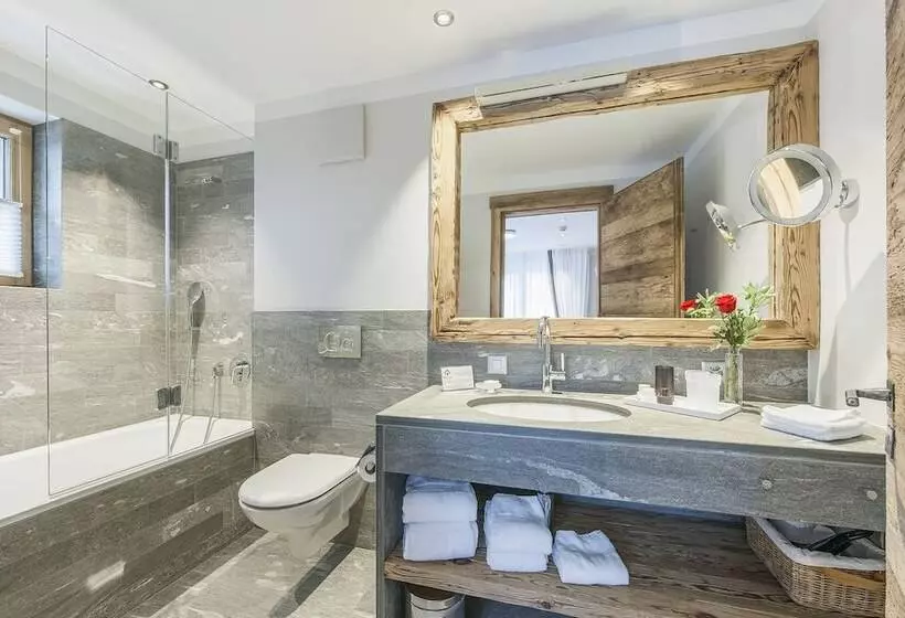 Hotelli Ino Petit Chalet