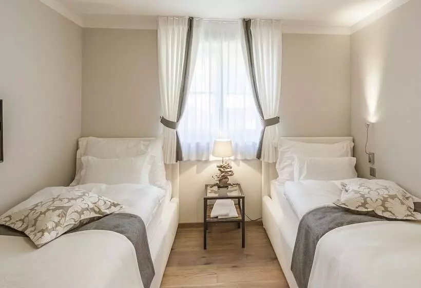 Hotelli Ino Petit Chalet