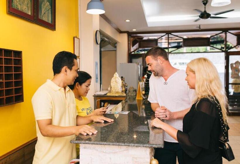 호텔 Kata Sun Beach