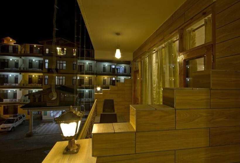 Отель The Paramount Inn