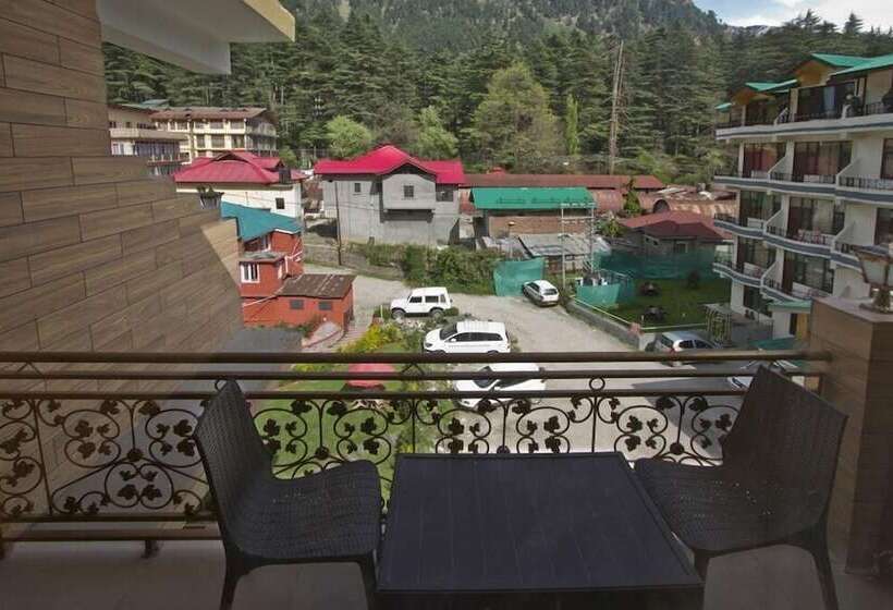 Отель The Paramount Inn