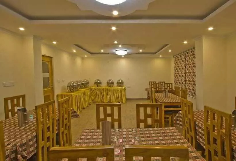 هتل The Paramount Inn