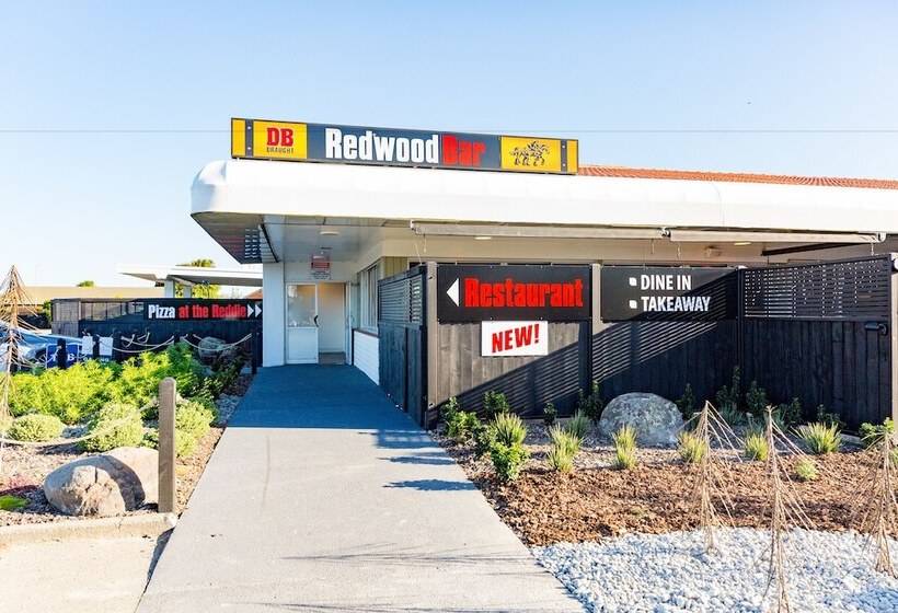 فندق The Redwood