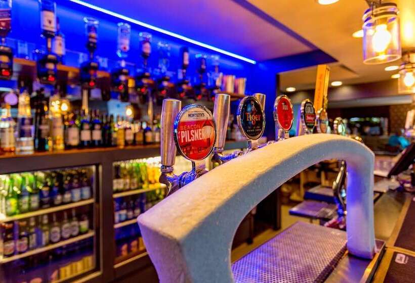 فندق The Redwood