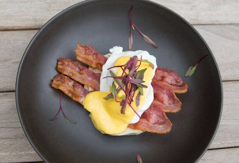 فندق The Redwood