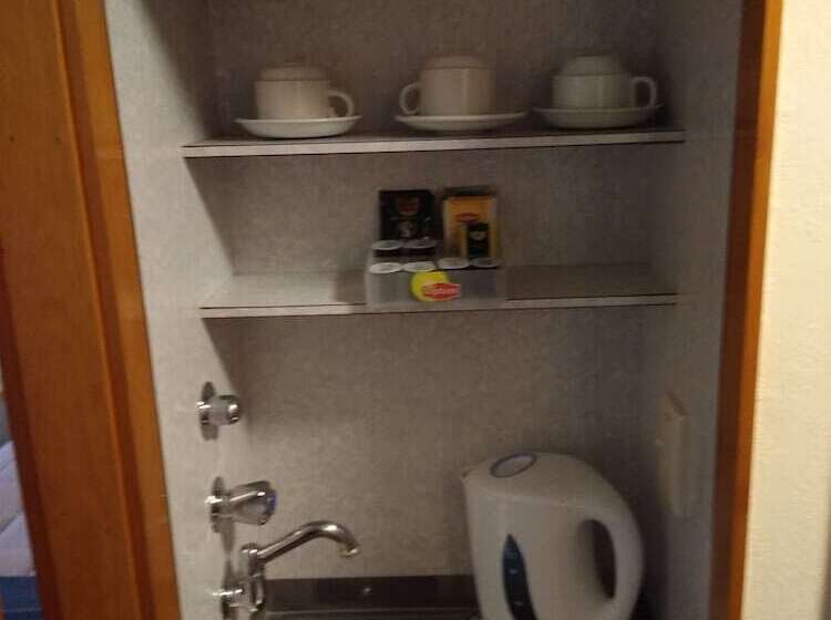 فندق The Redwood