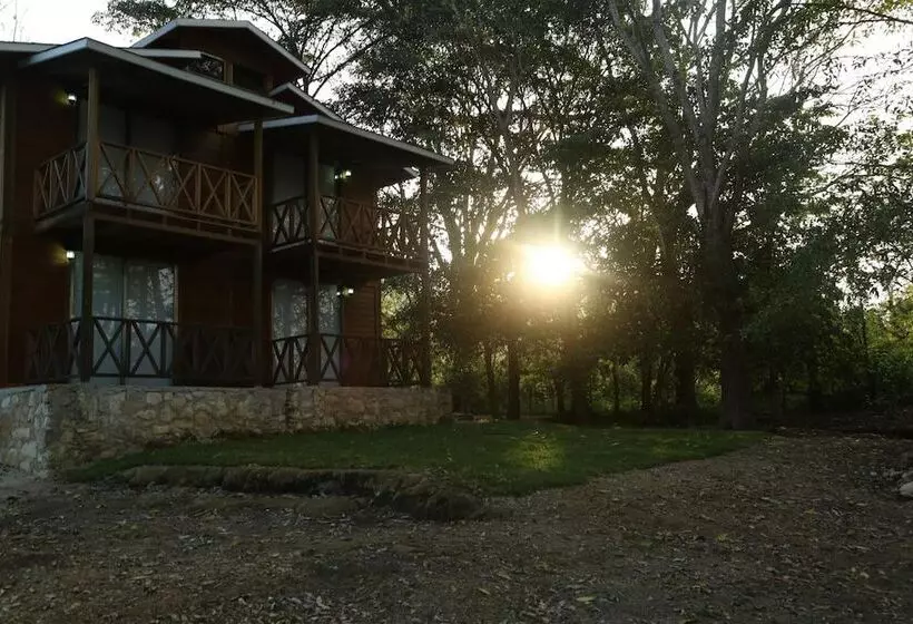 هتل Winika Habitat