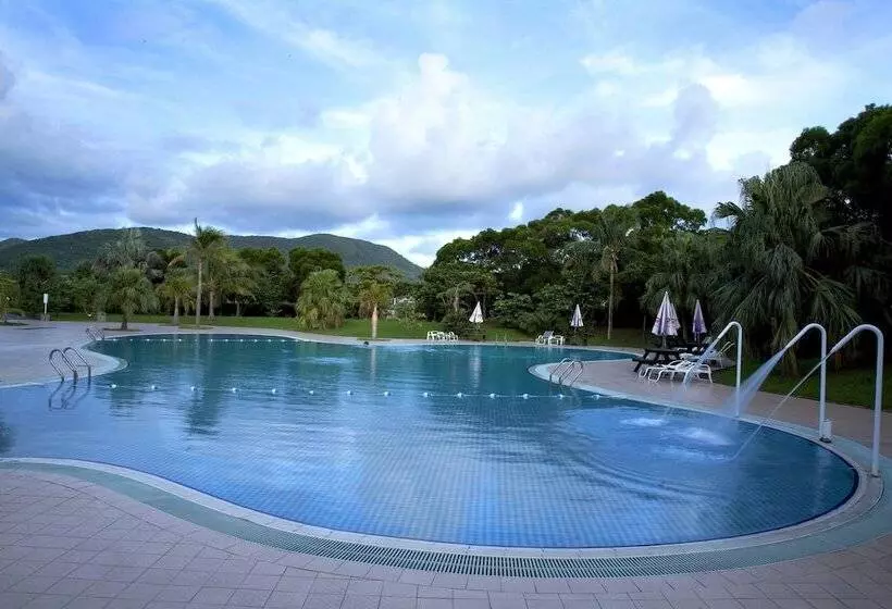 Kentington Resort