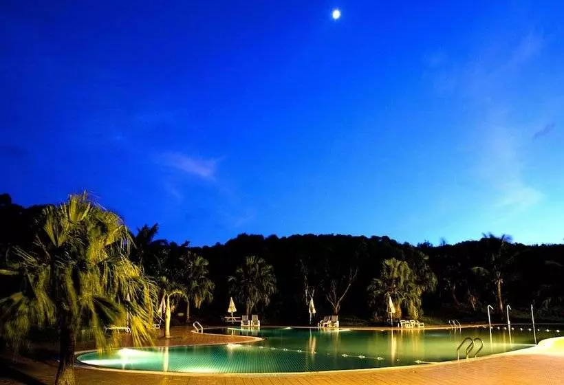 Kentington Resort