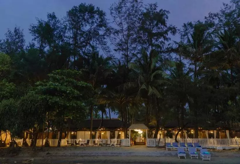 Larisa Beach Resort