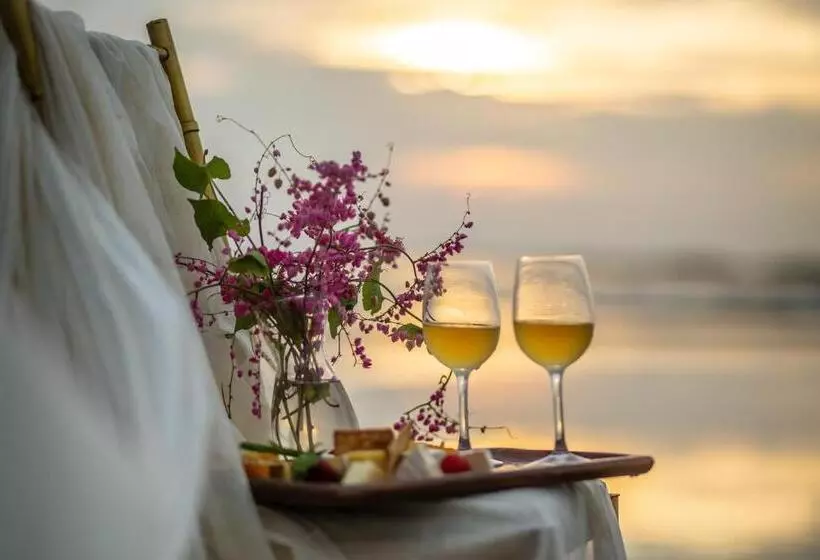 Larisa Beach Resort