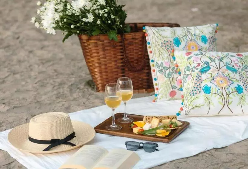 Larisa Beach Resort