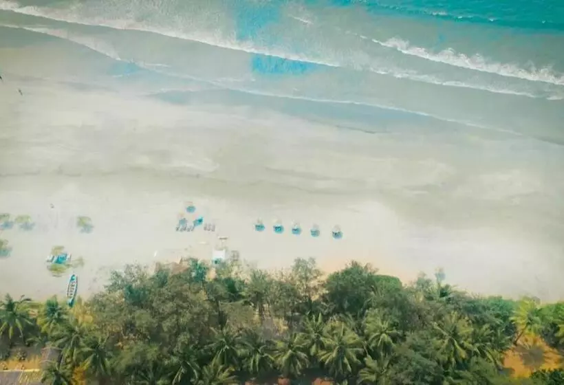Larisa Beach Resort