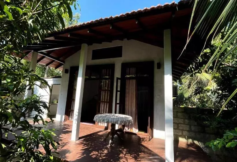 ベッドアンドブレックファースト Dinuri Villa