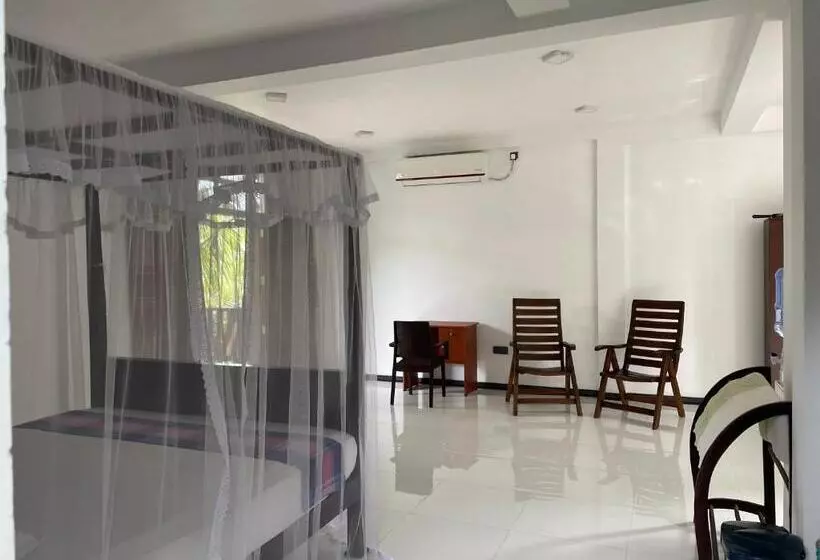 ベッドアンドブレックファースト Dinuri Villa