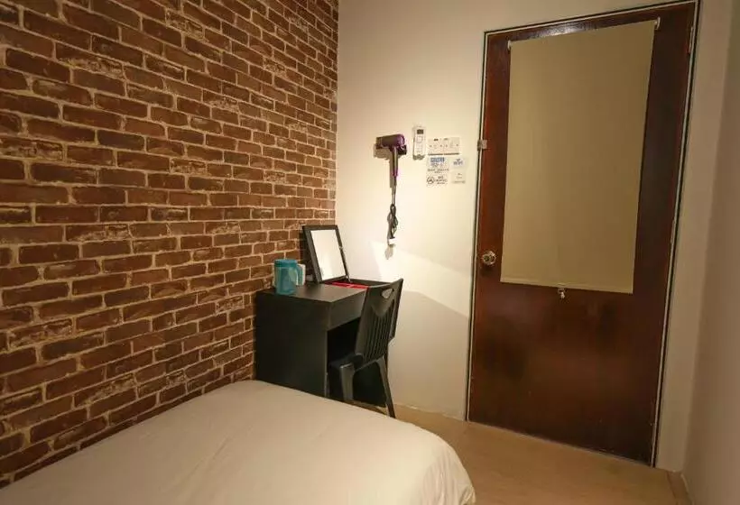 G Traveler Accommodation   Hostel