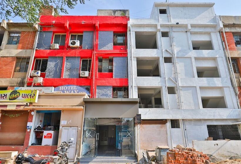 בית מלון כפרי Mid Way Inn