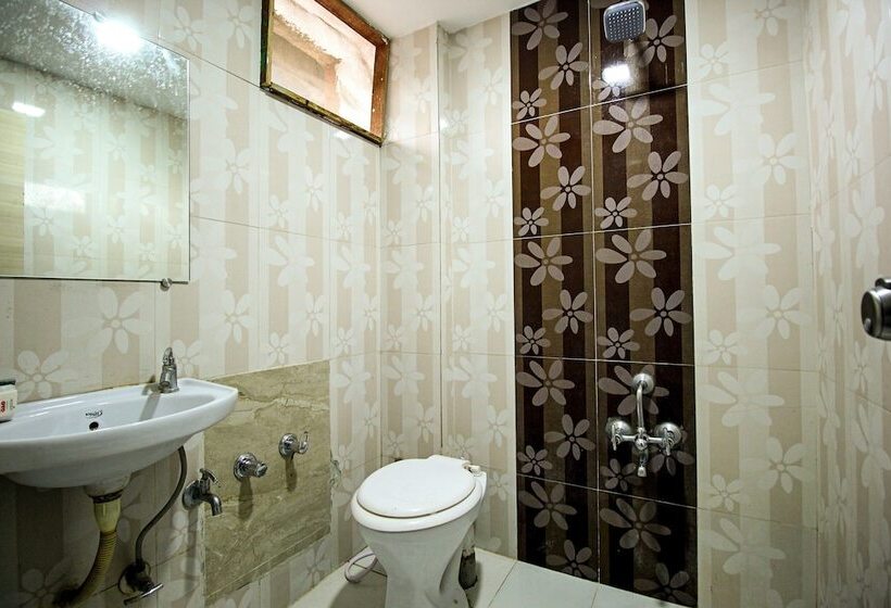 בית מלון כפרי Mid Way Inn