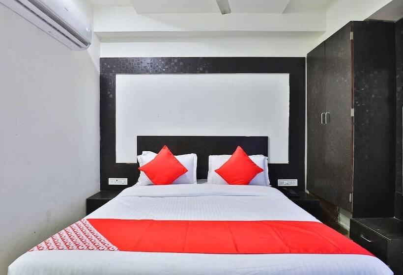 בית מלון כפרי Mid Way Inn