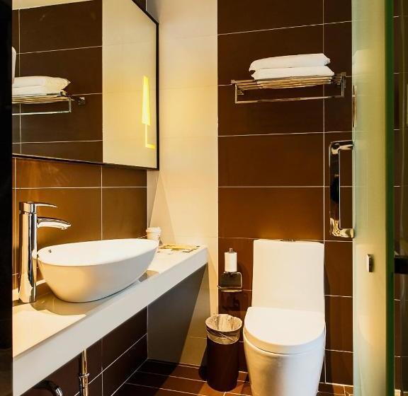 Iu Hotel Guangzhou Sports Center Stadium Linhe West Metro Station