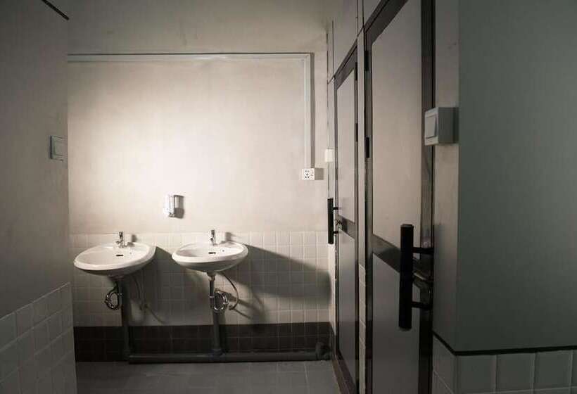 Shwe Yo Vintage Hostel