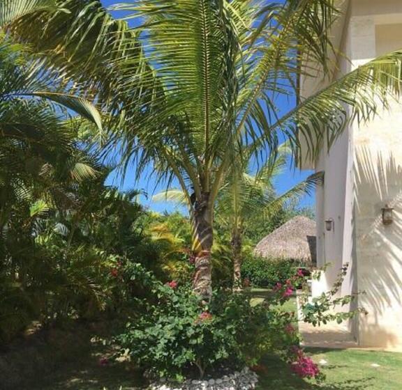 تختخواب و صبحانه Cocotal Bavaro 460