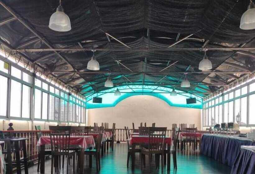 فندق Flora Place