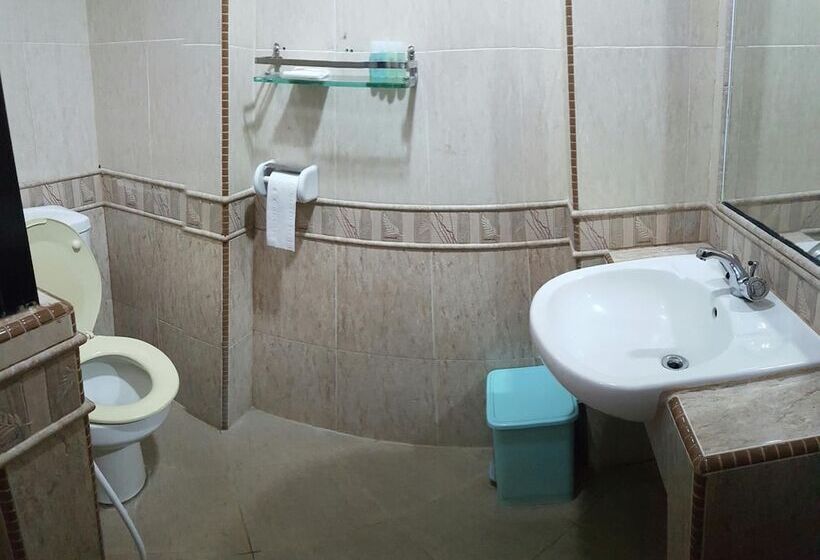 فندق Flora Place