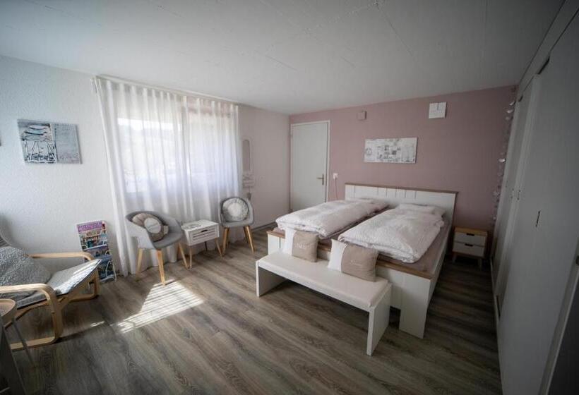 Bed and Breakfast Studio Living..