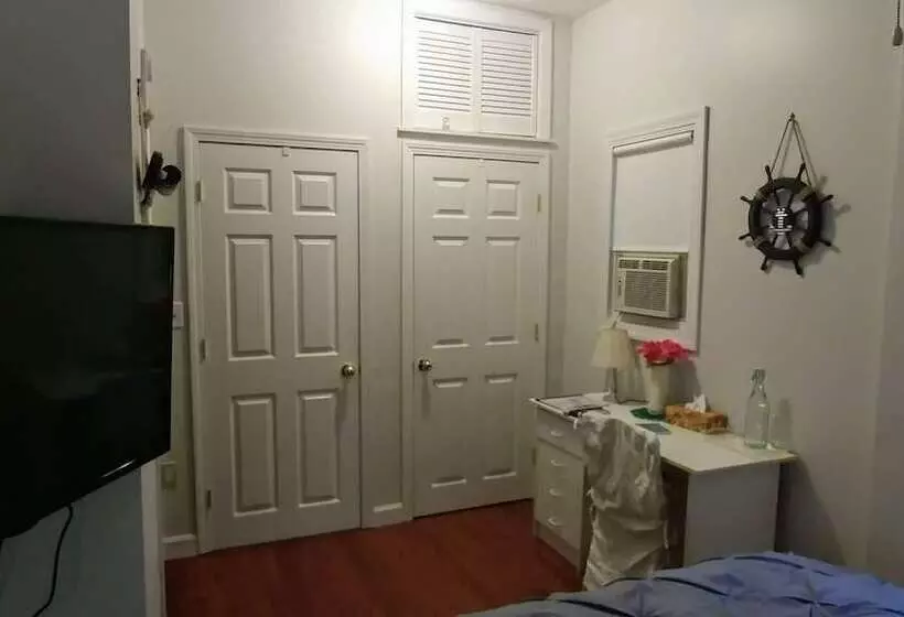 Château Sur Mer Bed & Breakfast