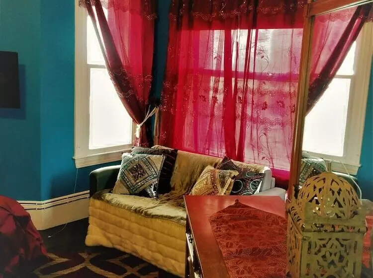 Château Sur Mer Bed & Breakfast