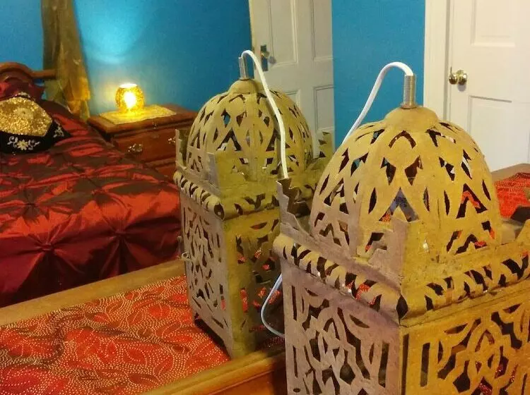 Château Sur Mer Bed & Breakfast