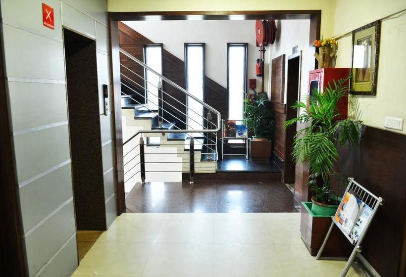 בית מלון כפרי Ajuba Residency