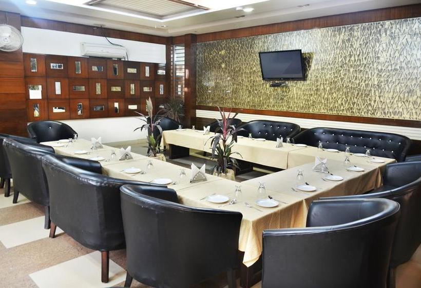 בית מלון כפרי Ajuba Residency