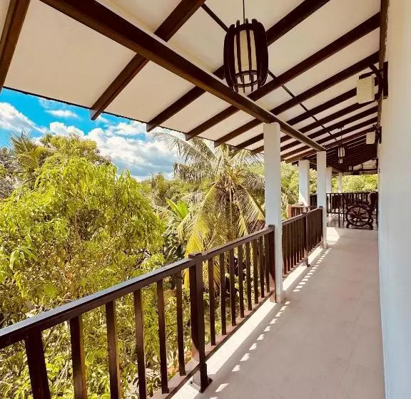 Hotel Riverwood Villa