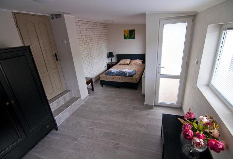 בית מלון כפרי Snow Heaven