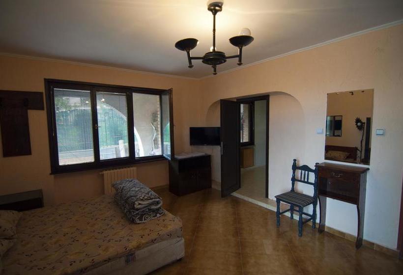 בית מלון כפרי Snow Heaven