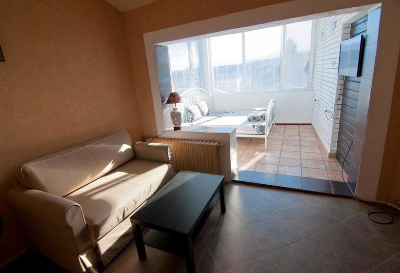 בית מלון כפרי Snow Heaven