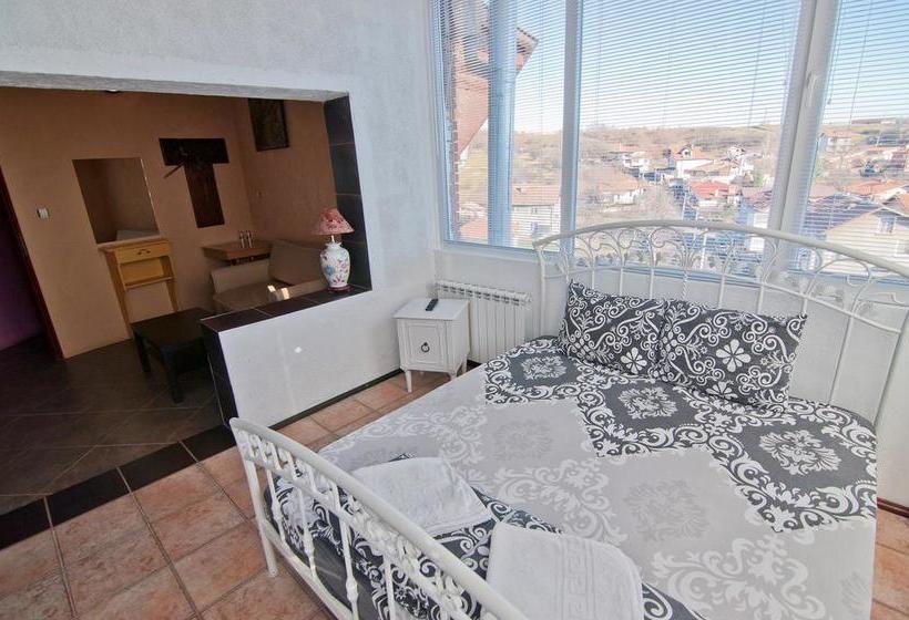 בית מלון כפרי Snow Heaven