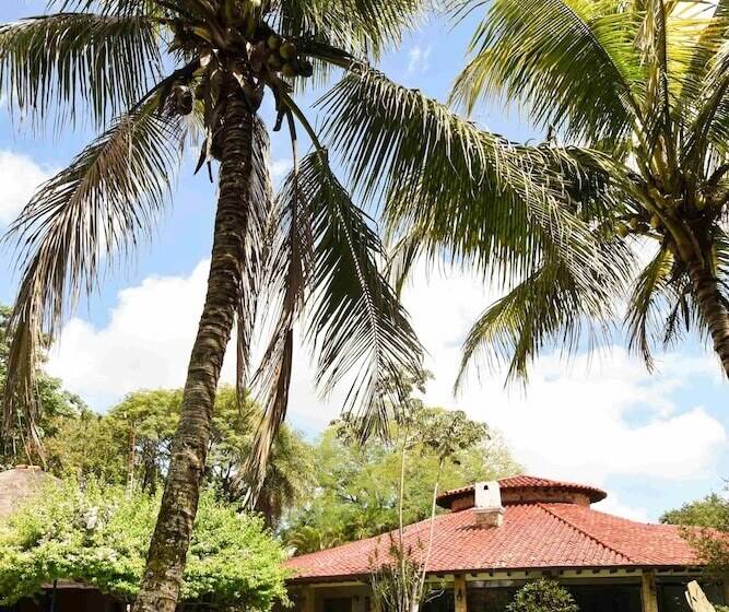 La Tour Hotel Boutique