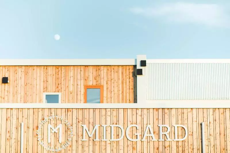هاستل Midgard Base Camp