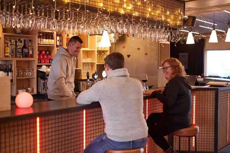 هاستل Midgard Base Camp