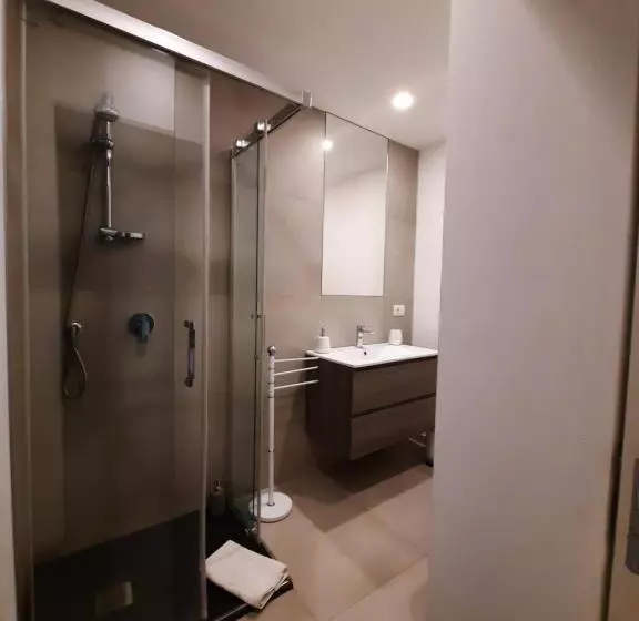 تختخواب و صبحانه Antares Rooms And Suites