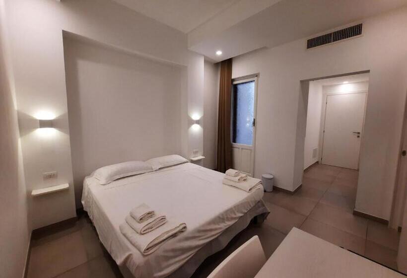 تختخواب و صبحانه Antares Rooms And Suites