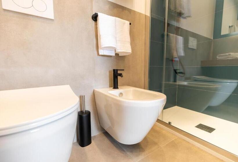 تختخواب و صبحانه Antares Rooms And Suites