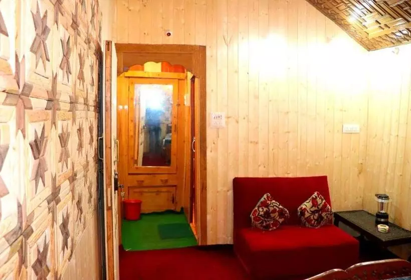 تختخواب و صبحانه House Boat New Pala Palace
