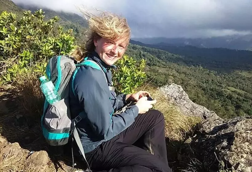 ホテル Rainforest Yasmin