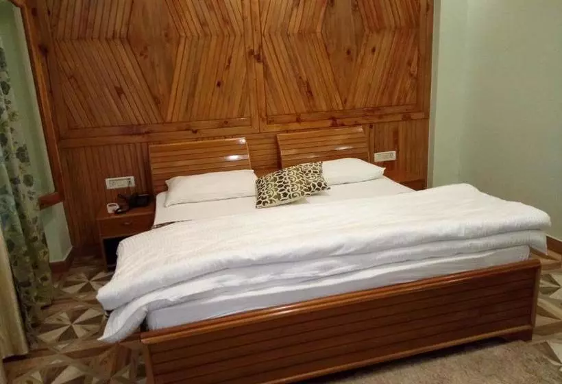 Hotelli The Golden Peak,