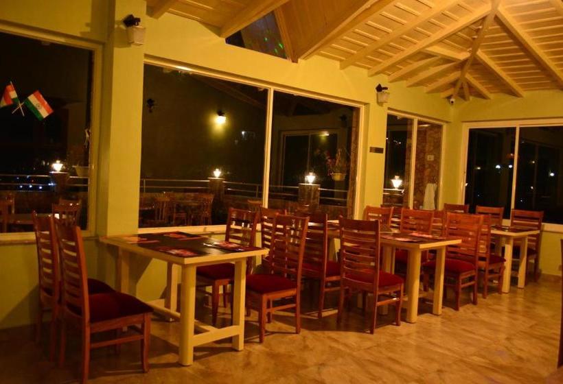 Hotel The Golden Peak,