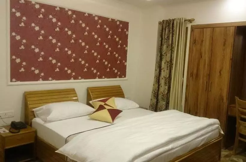 Hotelli The Golden Peak,